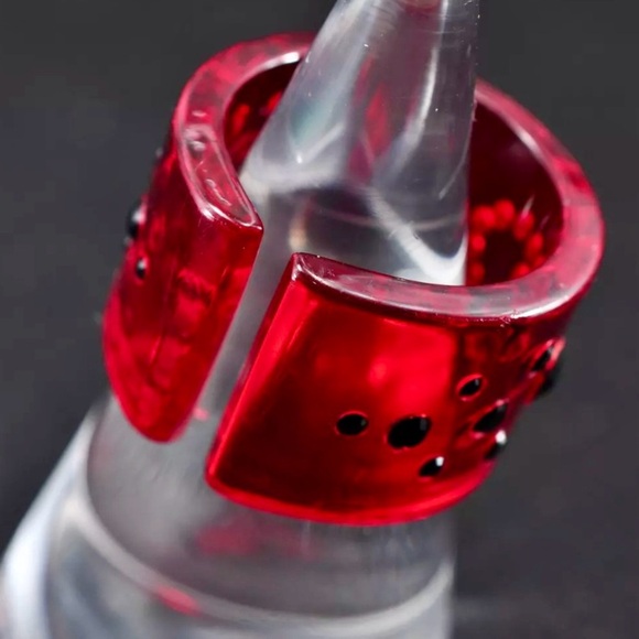 Dior Swarovski 1990s by John Galliano Logo Rhinestone Ring in Red Lucite - Picture 2 of 3
